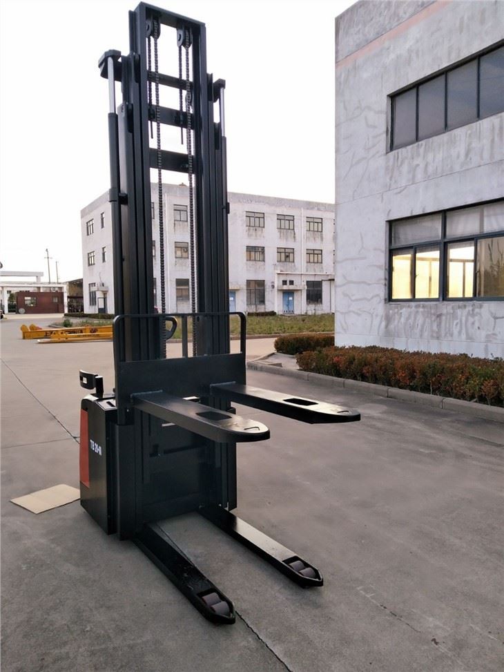 Electric Pallet Stacker
